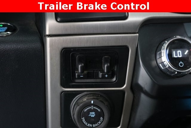 Ford Super Duty F-450 DRW Thumbnail Image 100