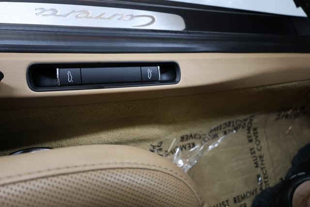 Porsche 911 Thumbnail Image 96