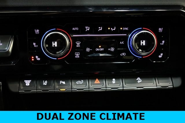 GMC Sierra 2500HD Thumbnail Image 89