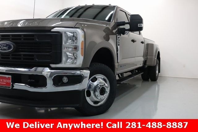 Ford Super Duty F-350 DRW Thumbnail Image 52