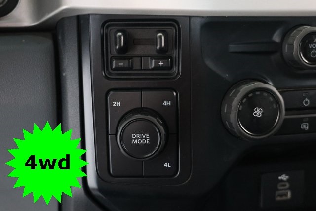 Ford Super Duty F-350 DRW Thumbnail Image 70