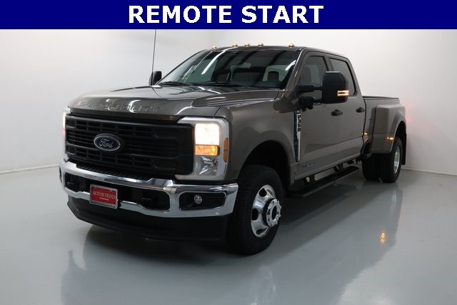 Ford Super Duty F-350 DRW Thumbnail Image 71