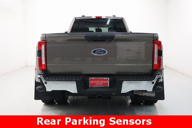 Ford Super Duty F-350 DRW Thumbnail Image 75