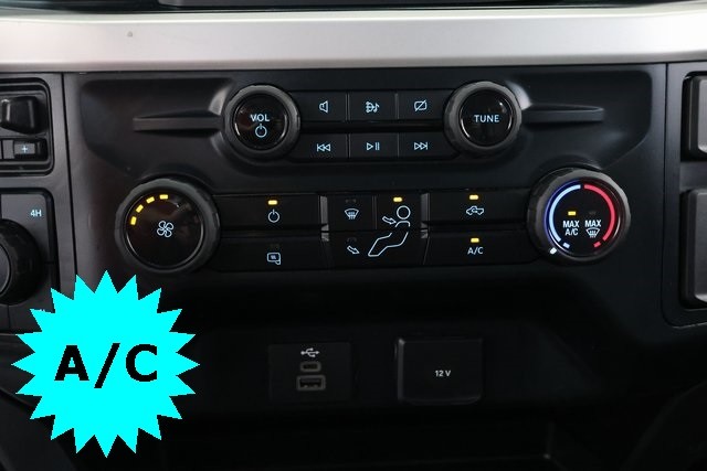 Ford Super Duty F-350 DRW Thumbnail Image 79