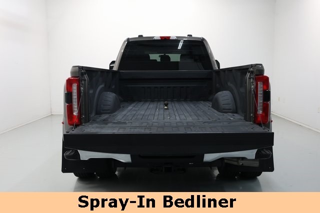 Ford Super Duty F-350 DRW Thumbnail Image 89