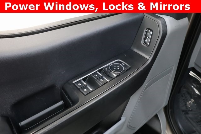Ford Super Duty F-350 DRW Thumbnail Image 93