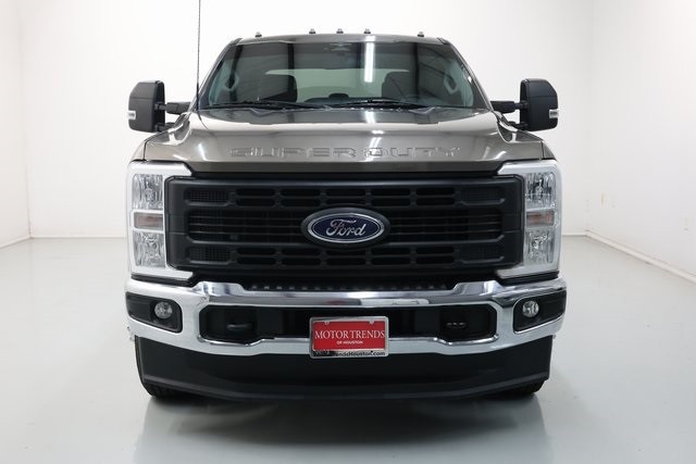 Ford Super Duty F-350 DRW Thumbnail Image 99