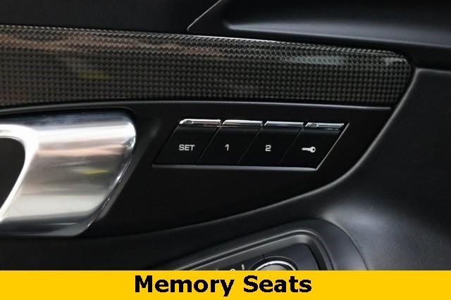 Porsche 911 Thumbnail Image 76