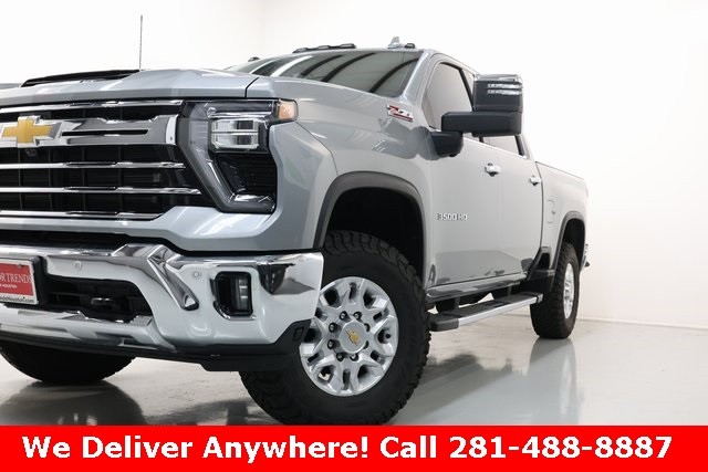 Chevrolet Silverado 3500HD Thumbnail Image 52