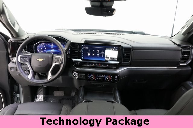 Chevrolet Silverado 3500HD Thumbnail Image 59