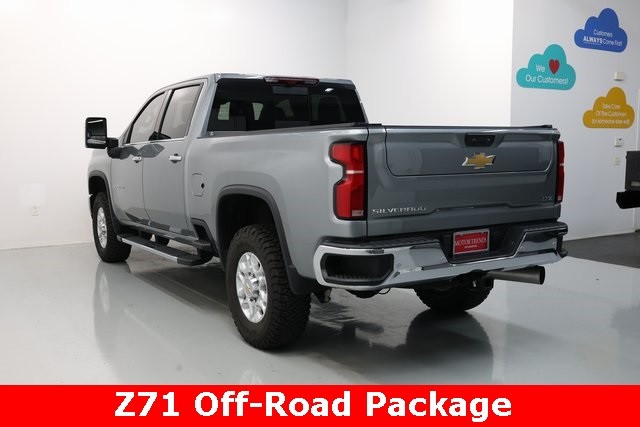 Chevrolet Silverado 3500HD Thumbnail Image 61