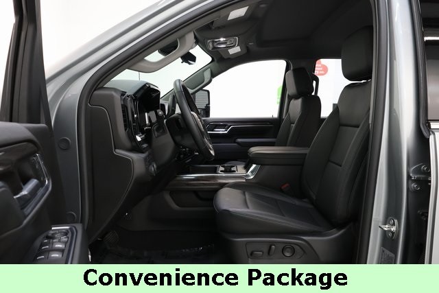 Chevrolet Silverado 3500HD Thumbnail Image 63