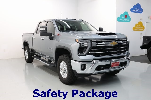 Chevrolet Silverado 3500HD Thumbnail Image 64