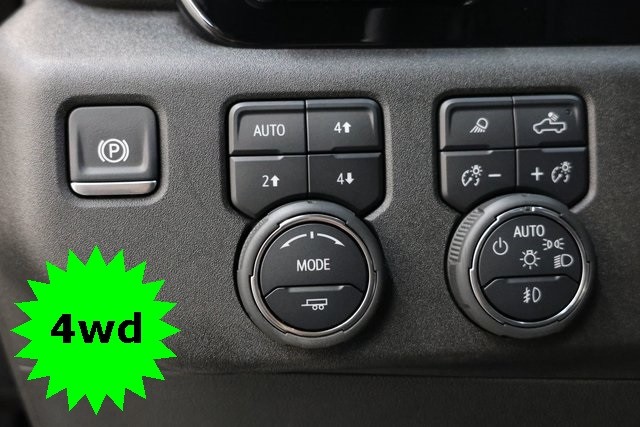Chevrolet Silverado 3500HD Thumbnail Image 77