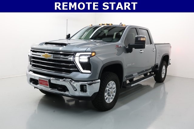 Chevrolet Silverado 3500HD Thumbnail Image 78