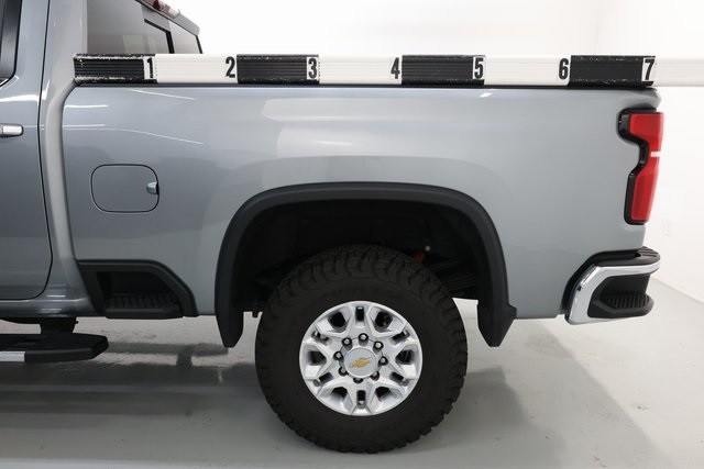 Chevrolet Silverado 3500HD Thumbnail Image 84