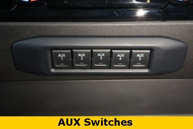 Chevrolet Silverado 3500HD Thumbnail Image 85