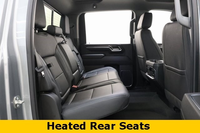 Chevrolet Silverado 3500HD Thumbnail Image 89