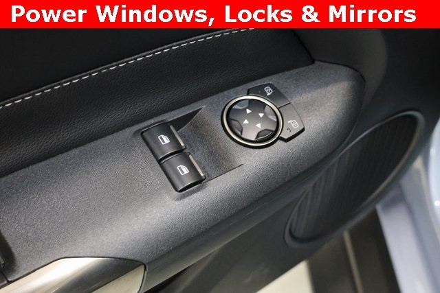 Ford Mustang Thumbnail Image 99