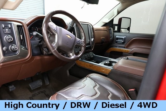 Chevrolet Silverado 3500HD Thumbnail Image 63