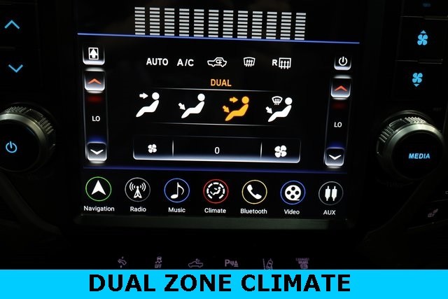 Chevrolet Silverado 3500HD Thumbnail Image 84