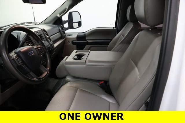 Ford Super Duty F-550 DRW Thumbnail Image 56