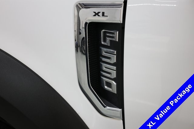 Ford Super Duty F-550 DRW Thumbnail Image 69