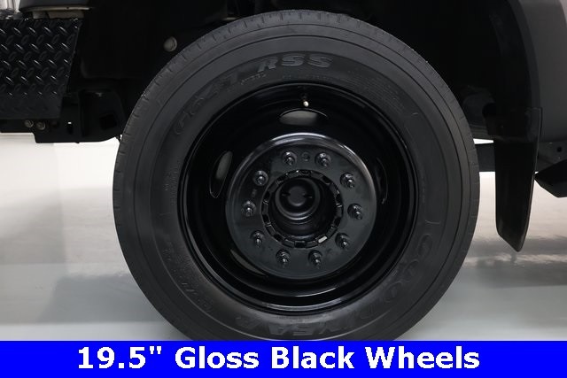 Ford Super Duty F-550 DRW Thumbnail Image 79