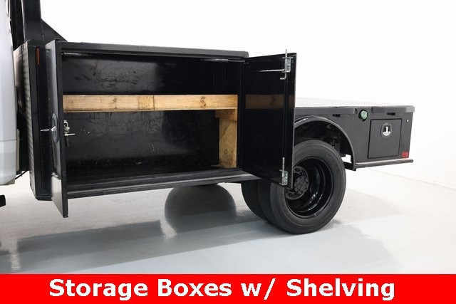 Ford Super Duty F-550 DRW Thumbnail Image 84