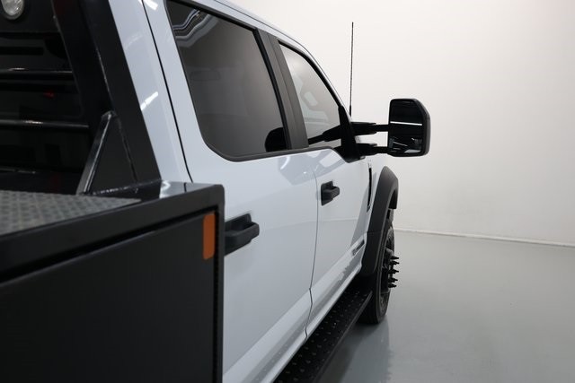 Ford Super Duty F-550 DRW Thumbnail Image 94