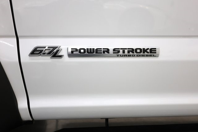 Ford Super Duty F-550 DRW Thumbnail Image 99