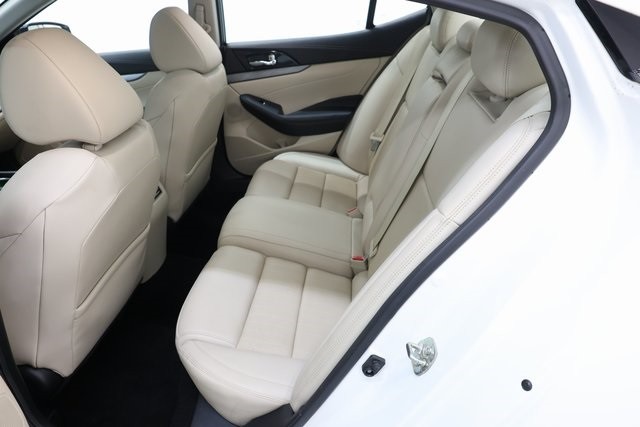 Nissan Maxima Thumbnail Image 61