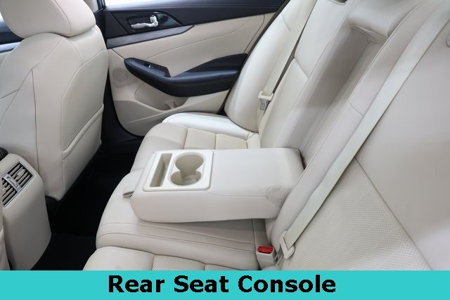 Nissan Maxima Thumbnail Image 93