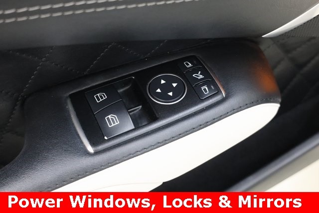 Mercedes-Benz SL-Class Thumbnail Image 91