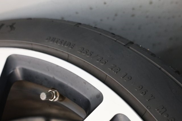Mercedes-Benz SL-Class Thumbnail Image 93