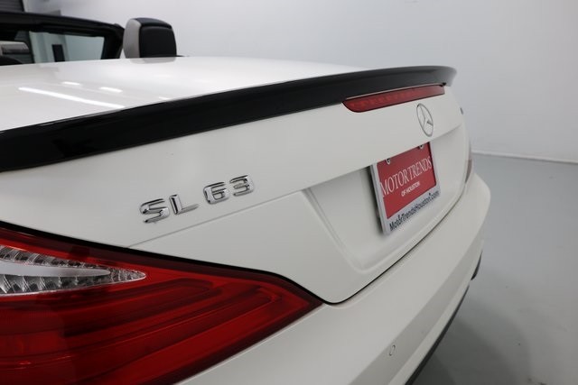 Mercedes-Benz SL-Class Thumbnail Image 96