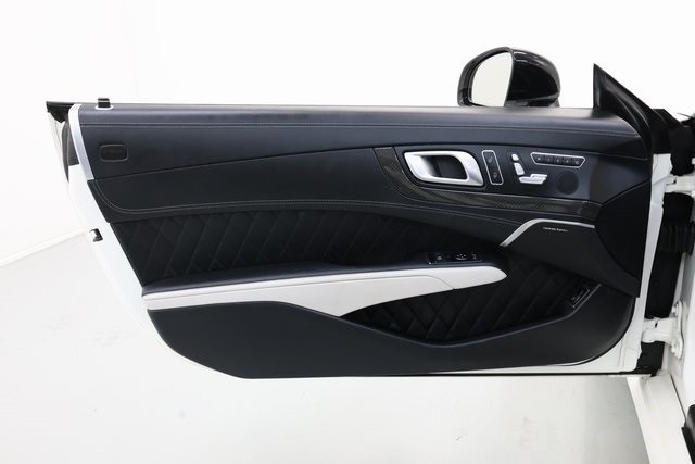 Mercedes-Benz SL-Class Thumbnail Image 99
