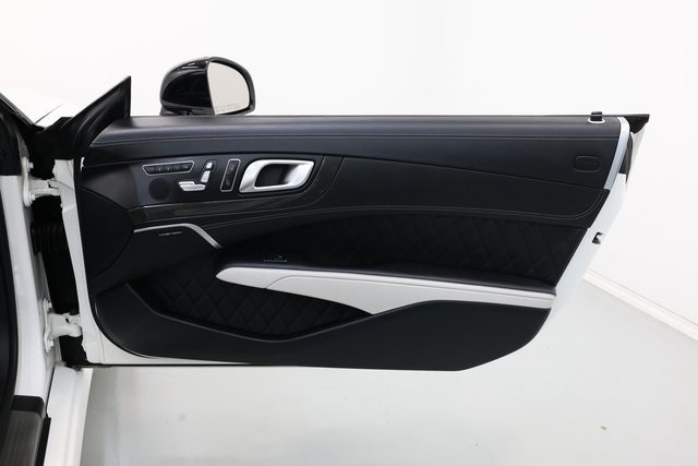 Mercedes-Benz SL-Class Thumbnail Image 100