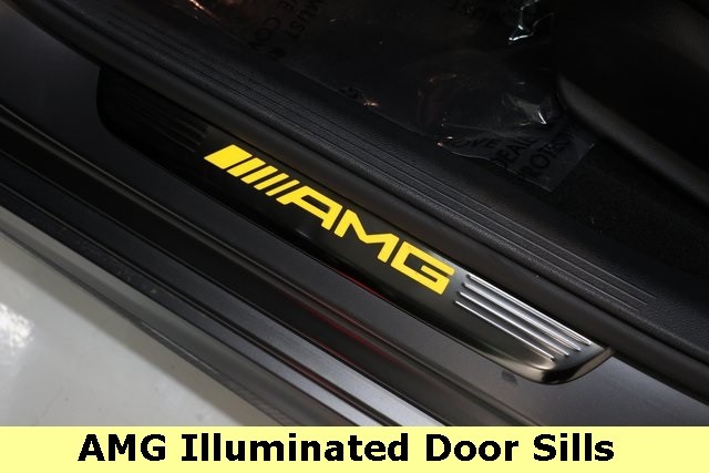 Mercedes-Benz E-Class Thumbnail Image 91