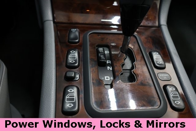Mercedes-Benz E-Class Thumbnail Image 68
