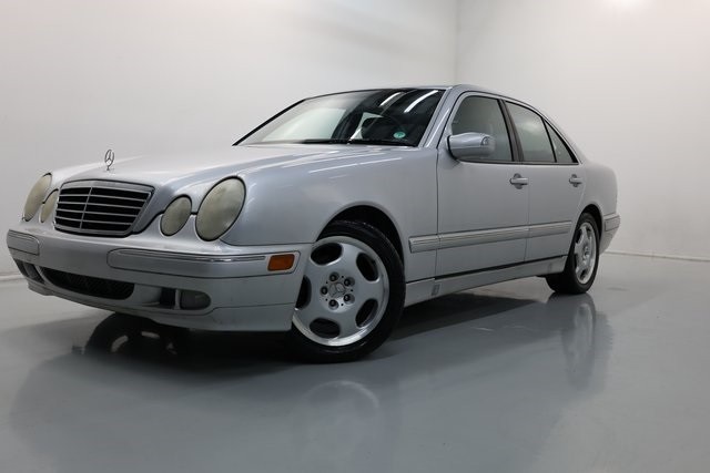 Mercedes-Benz E-Class Thumbnail Image 71