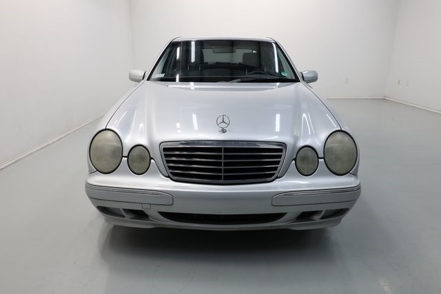 Mercedes-Benz E-Class Thumbnail Image 72