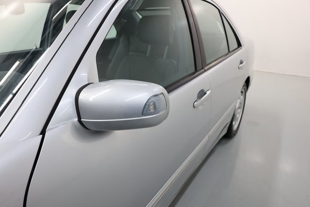 Mercedes-Benz E-Class Thumbnail Image 74