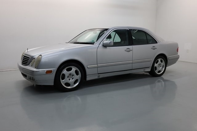 Mercedes-Benz E-Class Thumbnail Image 77