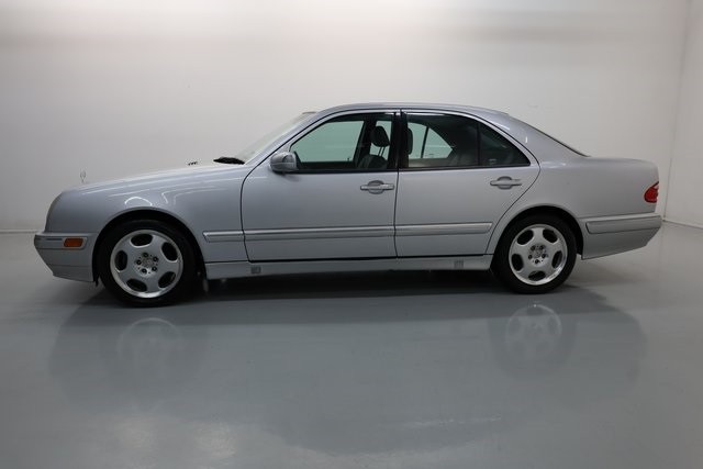 Mercedes-Benz E-Class Thumbnail Image 78