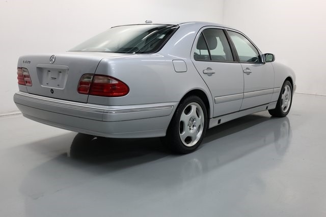 Mercedes-Benz E-Class Thumbnail Image 81