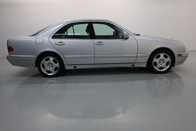 Mercedes-Benz E-Class Thumbnail Image 83