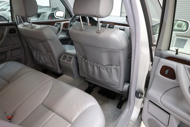 Mercedes-Benz E-Class Thumbnail Image 88
