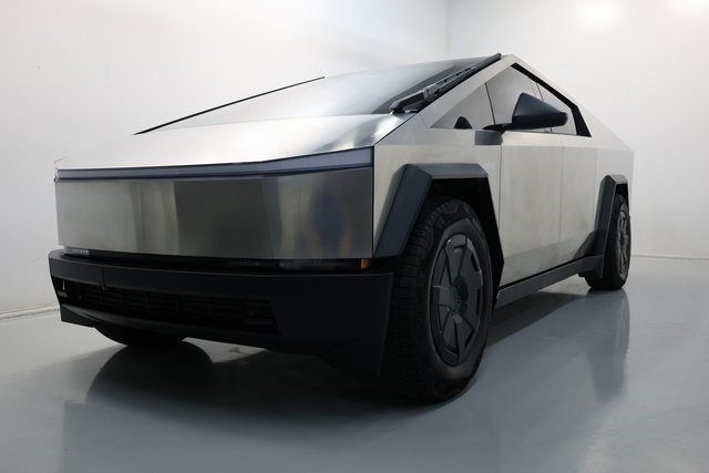Tesla Cybertruck Thumbnail Image 99