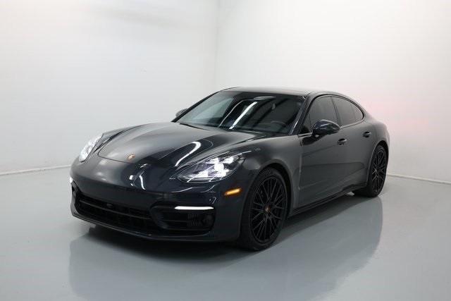 Porsche Panamera Thumbnail Image 97